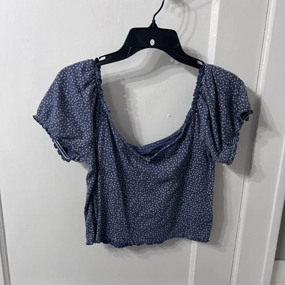 American Eagle Outfitters Blue Floral shirt